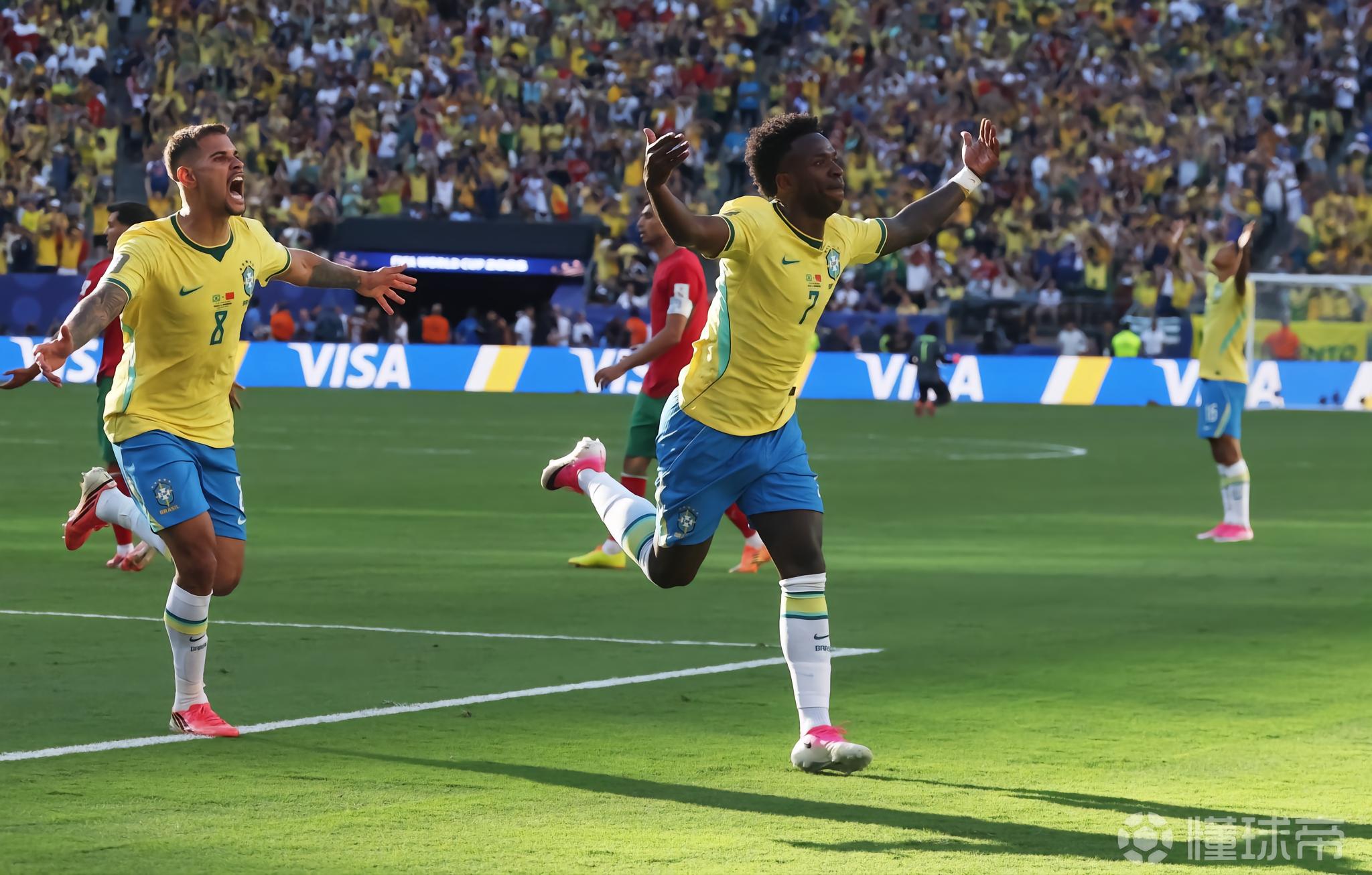 维尼修斯：教练要求我们更多地控球；首战始终非常困难